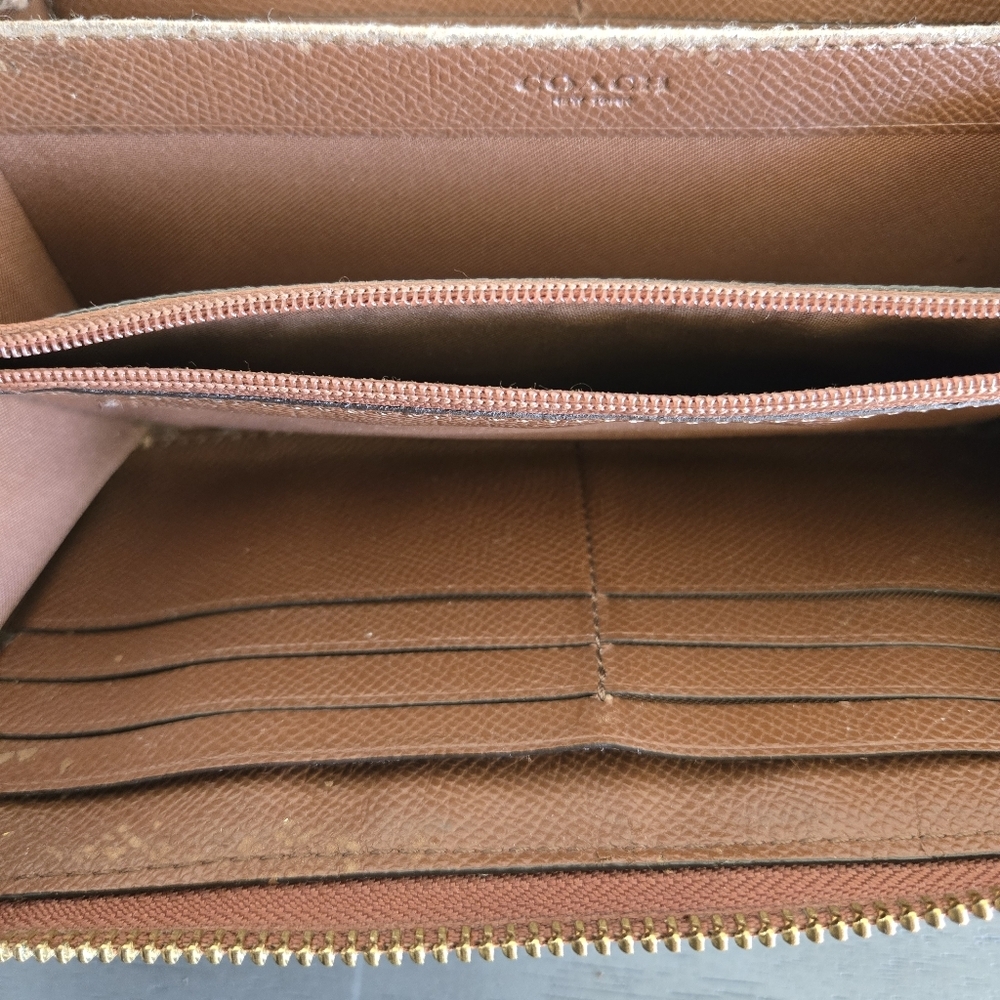Coach Wallet - Picture 8 of 11